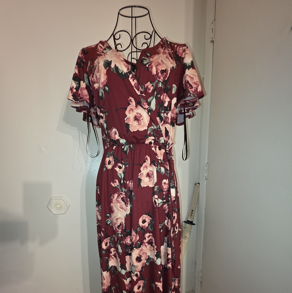 Iz Byer Burgundy Floral Maxi Dress